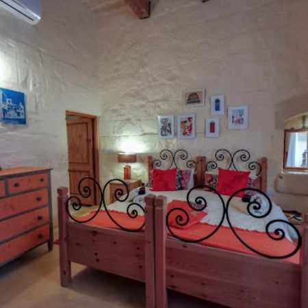 Peaceful Farmhouse Stay With Cozy Yard Għarb Exteriér fotografie